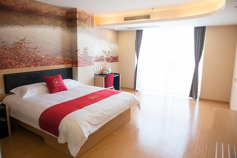 Thank Inn Plus Hotel Sichuan Neijiang Hongxing Red Star Macalline Exterior foto