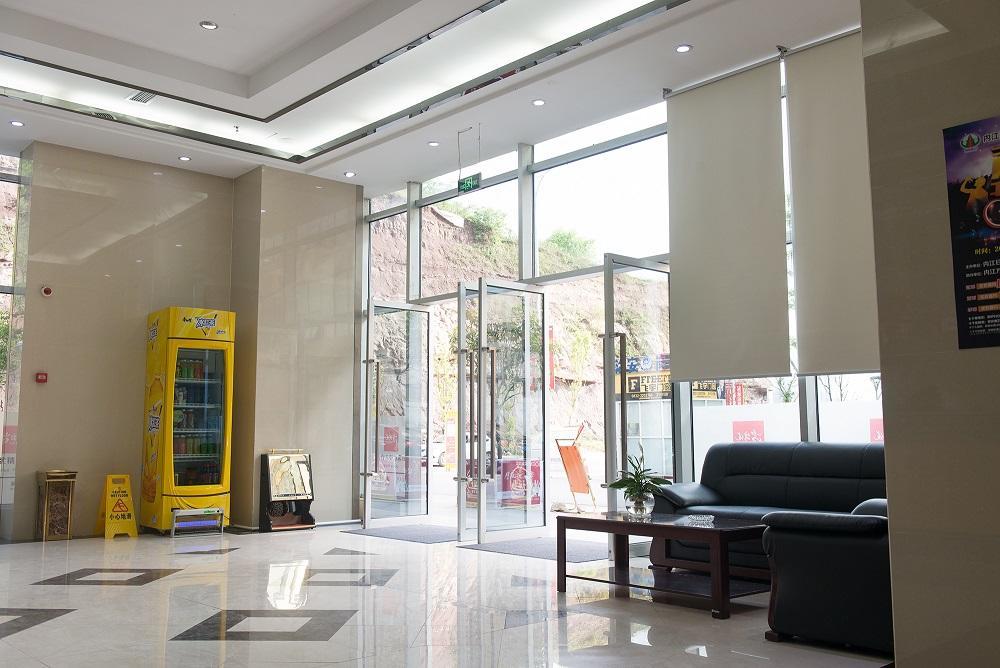 Thank Inn Plus Hotel Sichuan Neijiang Hongxing Red Star Macalline Exterior foto